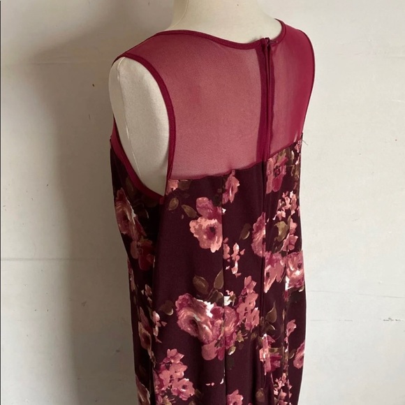 Sleeveless Sheer Neckline Floral Dress - Picture 2 of 4
